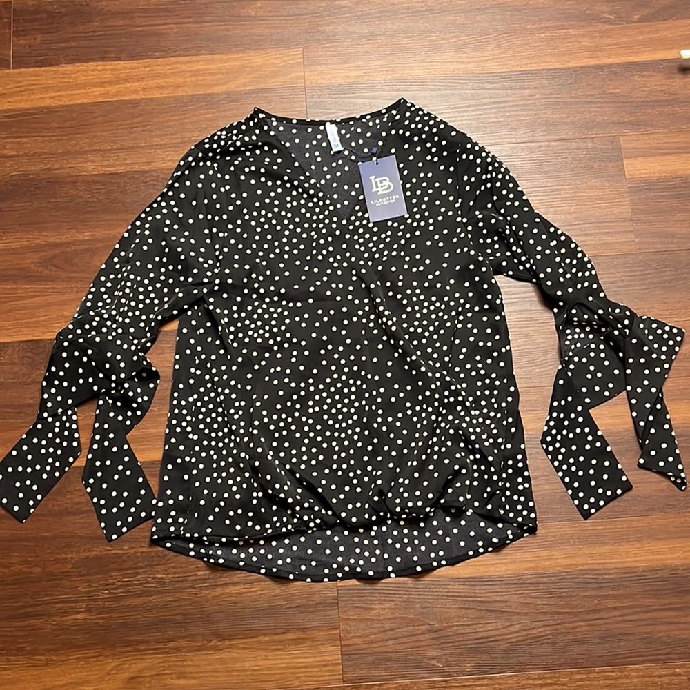 Lil better women's long sleeve blouse medium black with white dots new with tags